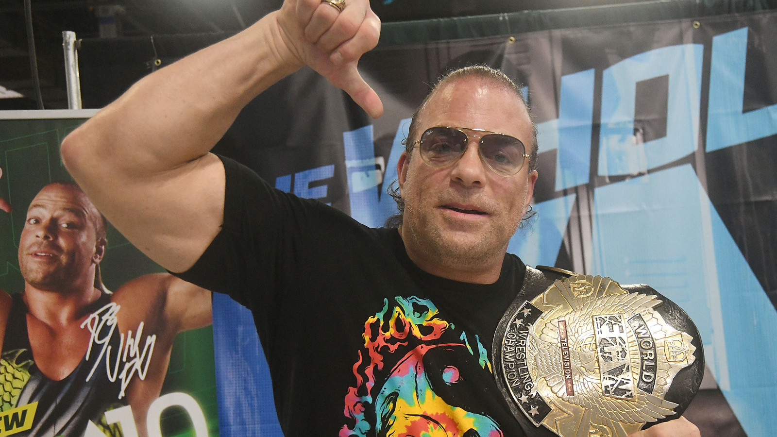 El miembro del Salón de la Fama de la WWE Rob Van Dam sorprendido por