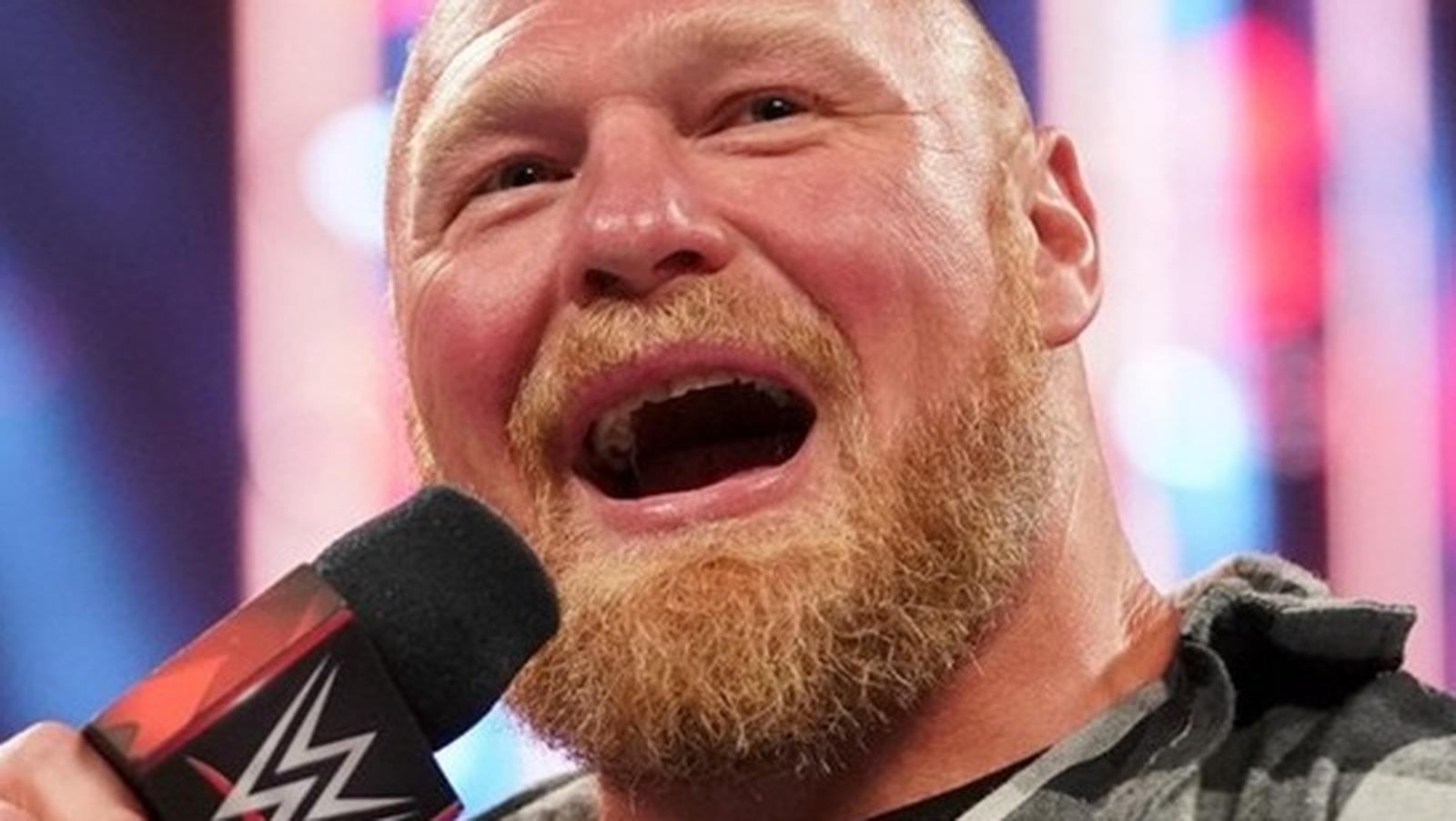 Brock Lesnar regresa para atacar a las principales estrellas en WWE Raw Is XXX