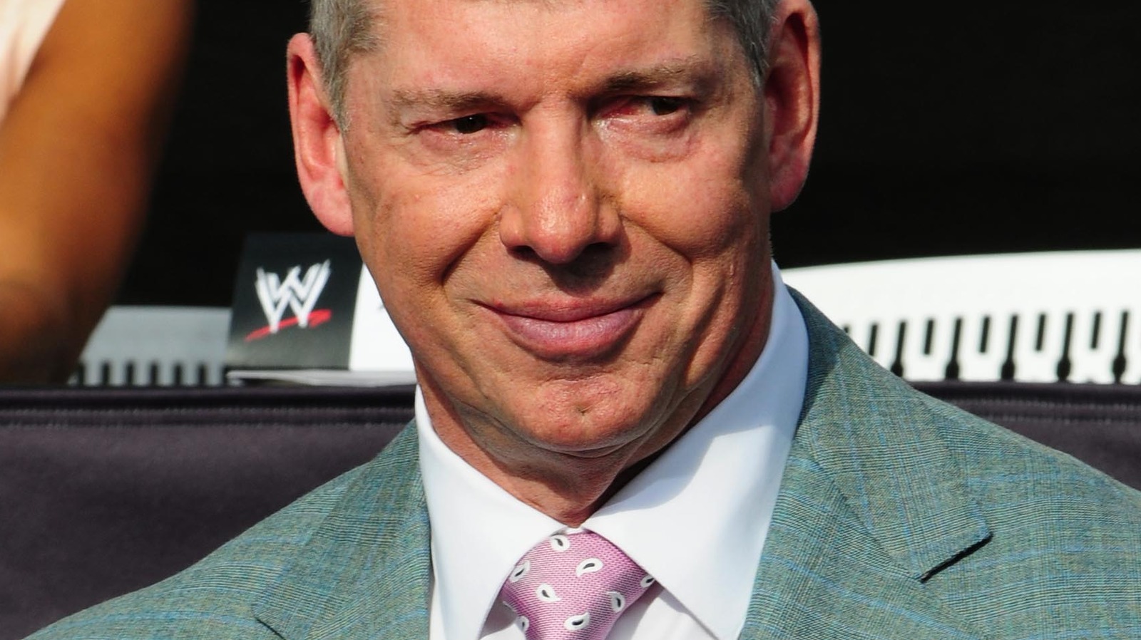 El ex escritor de WWE cree que Vince McMahon regresó por una de dos razones