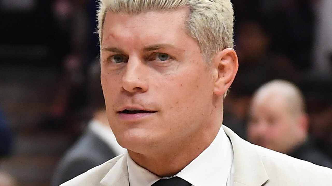 El ex funcionario de la WWE se concentra en la interesante línea promocional de Cody Rhodes Raw