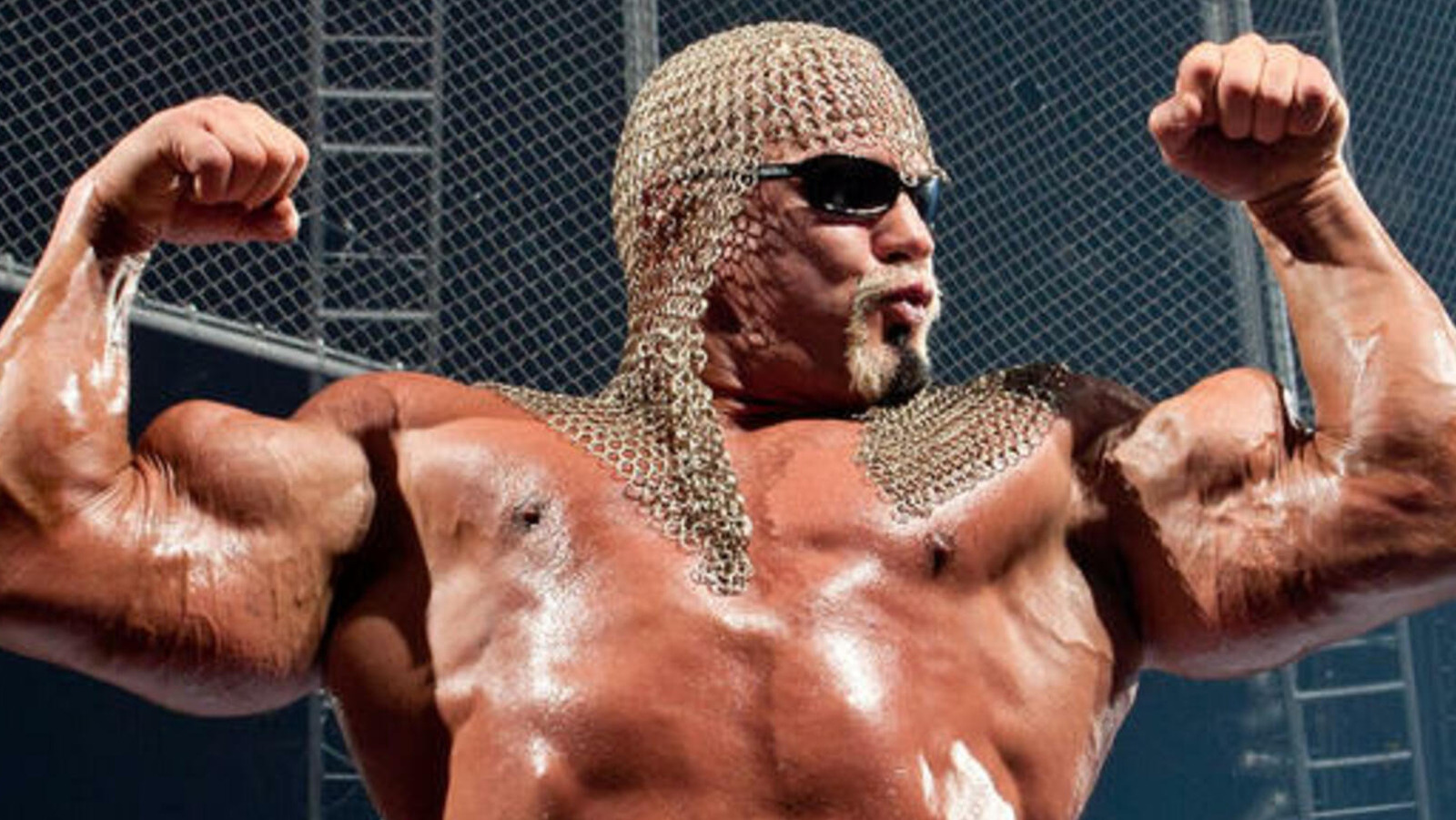 El miembro del Salón de la Fama de la WWE, Scott Steiner, una vez abofeteó brutalmente a Rip Rogers frente a todos