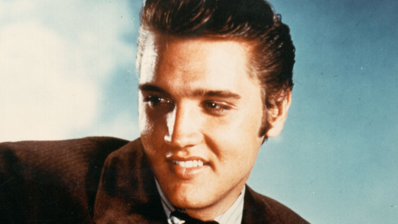La superestrella de WWE le desea a Elvis Presley un feliz cumpleaños