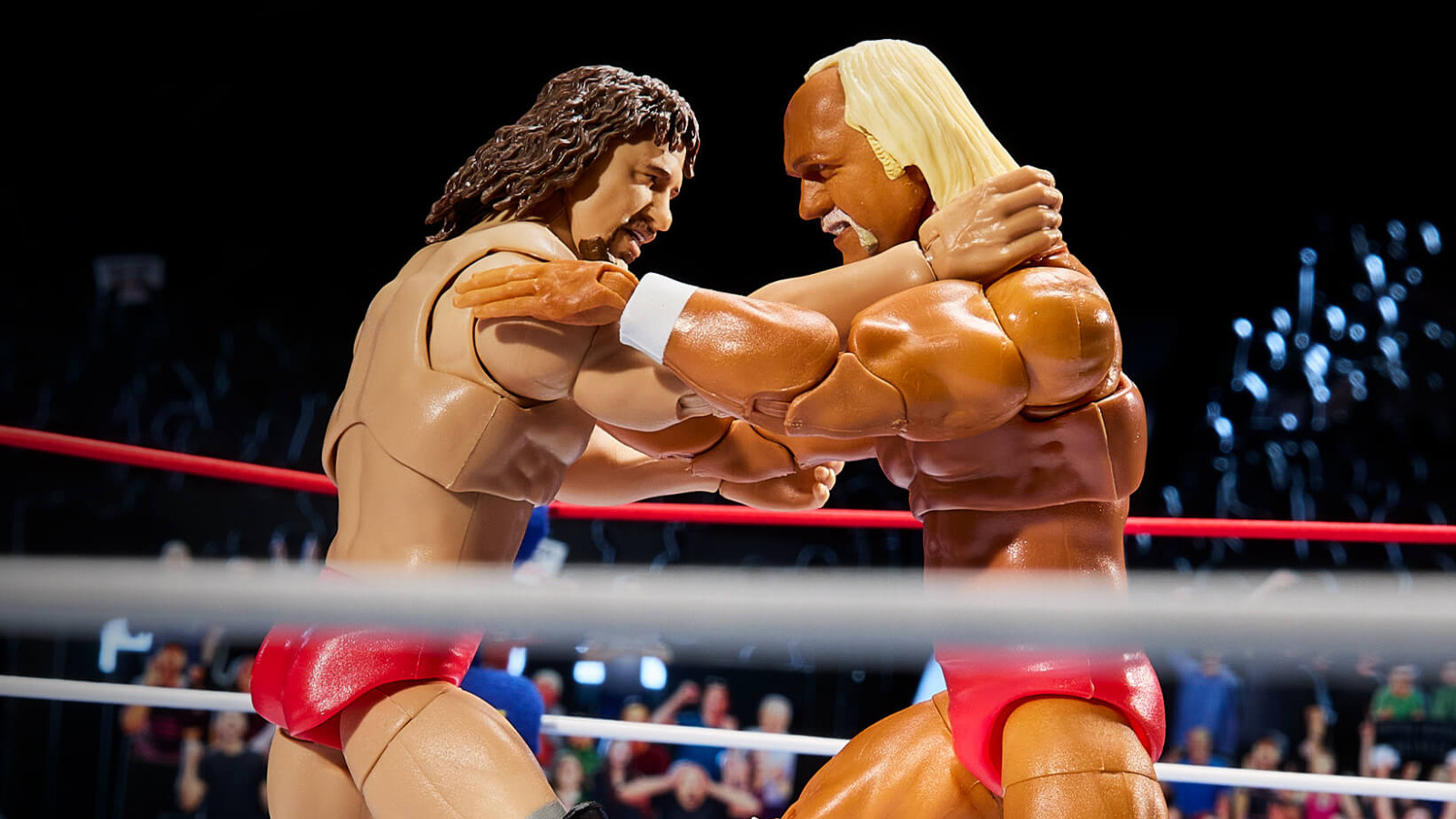 ¡Gana un paquete de 2 WWE Coliseum Collection Ultimate Edition de Mattel!