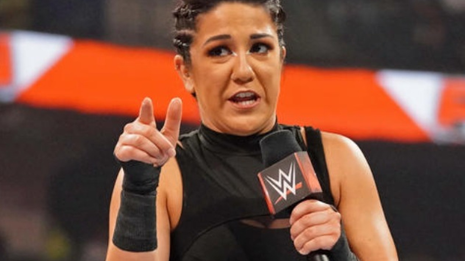 Bayley dice que la división de parejas de mujeres de la WWE ha sido 'principalmente bajas'