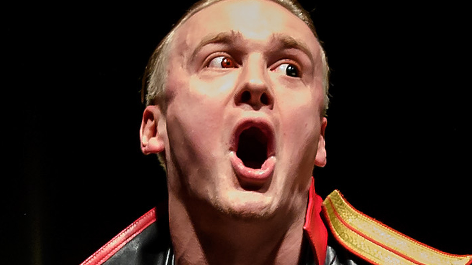 Ilja Dragunov ataca a su viejo rival en el regreso de WWE NXT