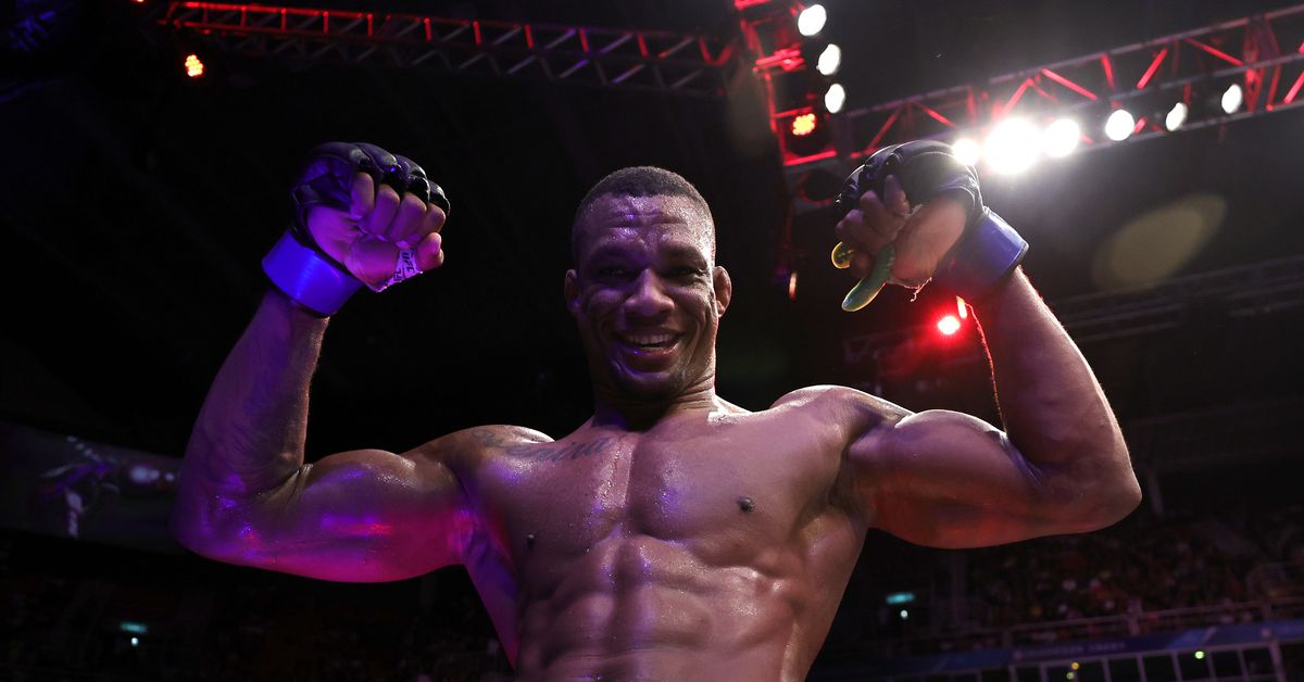 Jailton Almeida peleará contra Jairzinho Rozenstruik en el evento de UFC del 13 de mayo