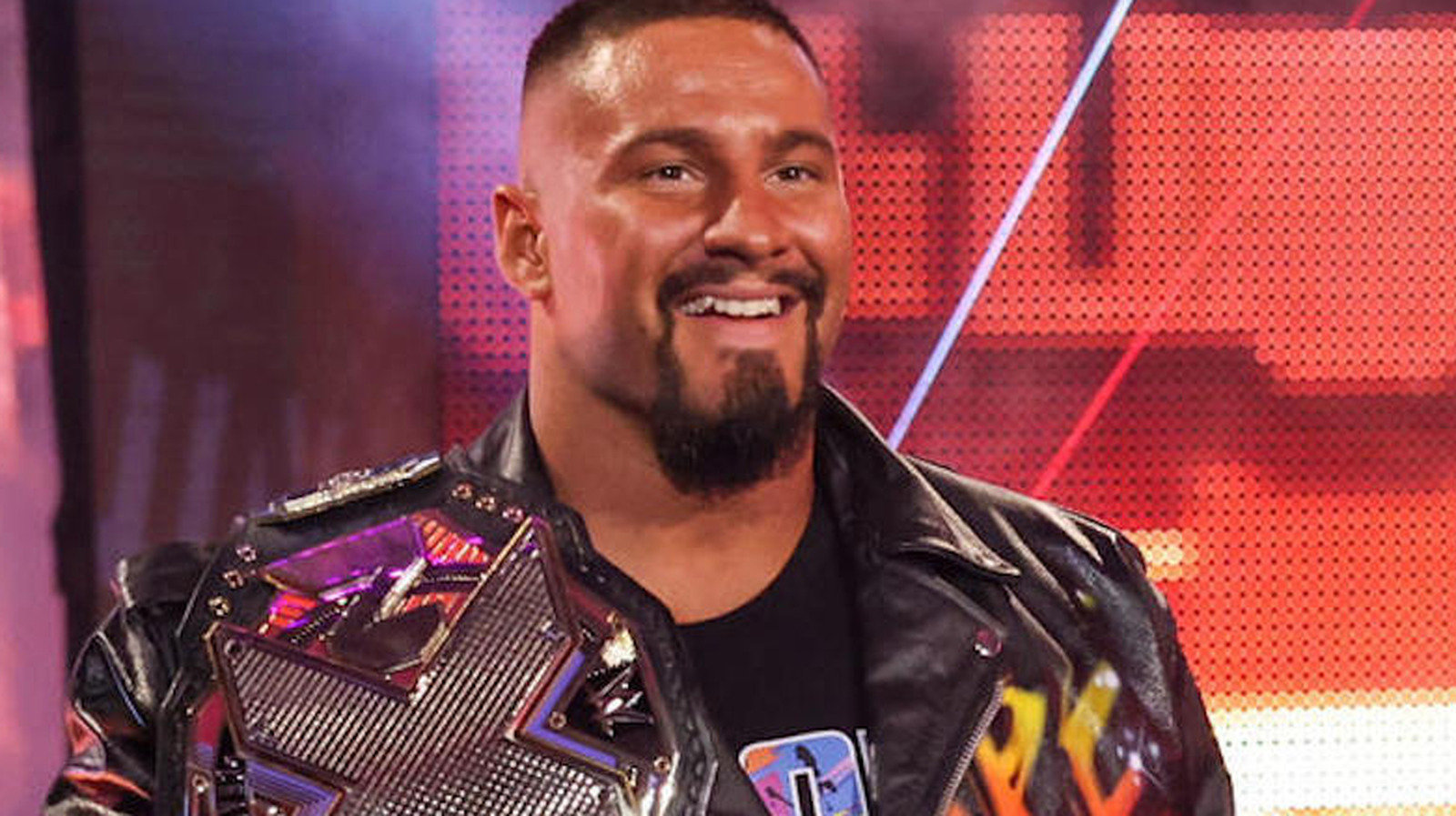 Bron Breakker y Carmelo Hayes acuerdan pelear por el título de WWE NXT en Stand & Deliver
