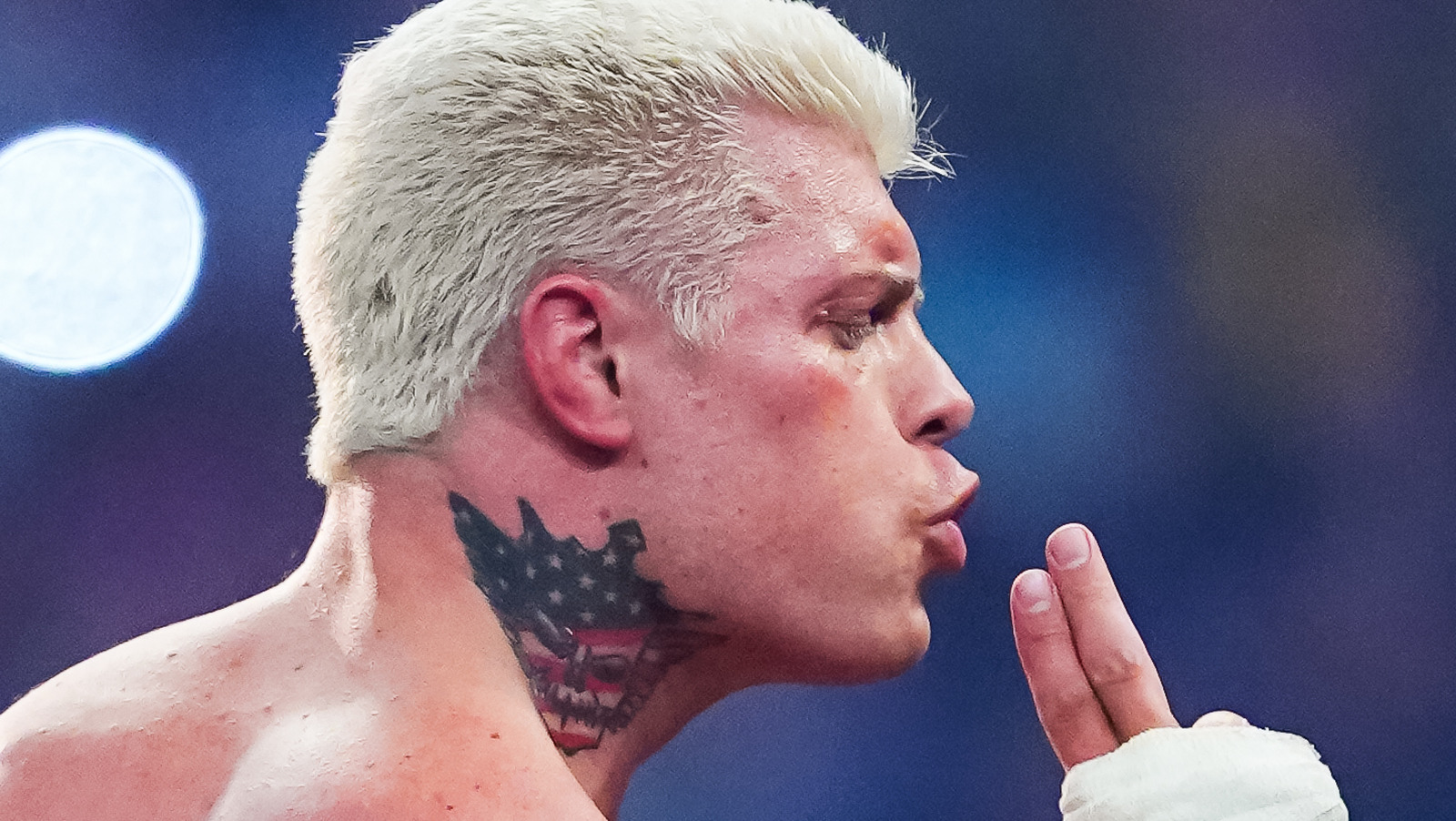 Cody Rhodes y Braun Strowman crean momento viral en evento en vivo de WWE