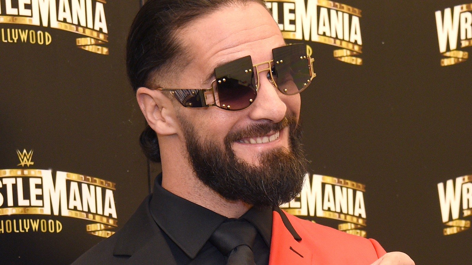 Edge etiqueta a Seth Rollins como 'la superestrella clasificada R de ahora' y dice que no han terminado