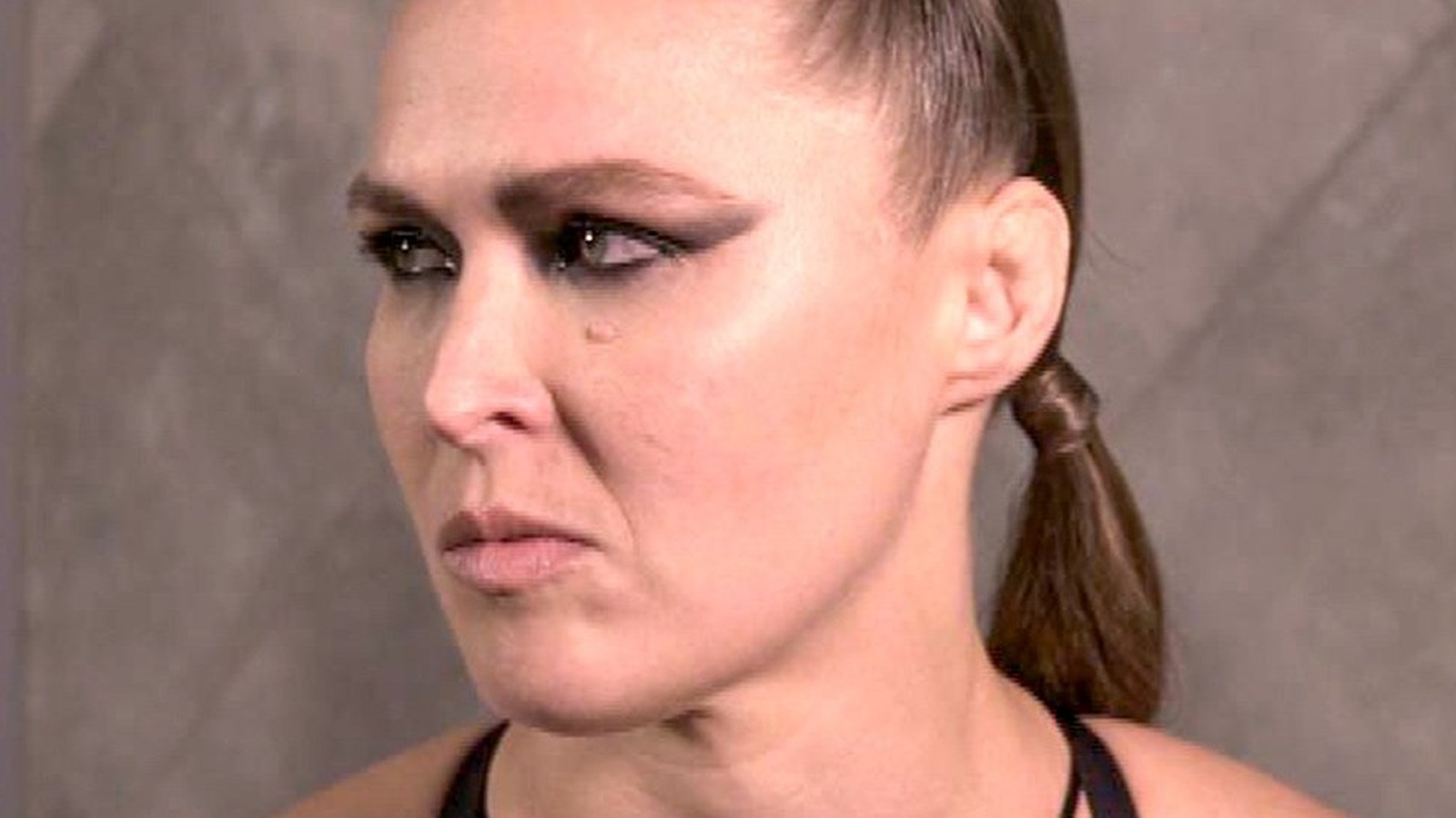 Ronda Rousey confirma lesión en el brazo en video de entrenamiento en Instagram
