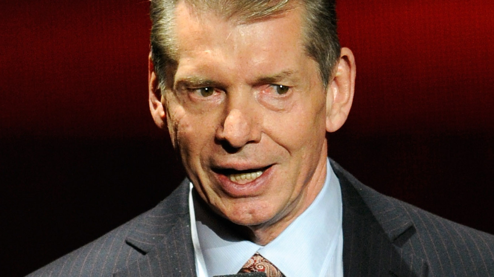 Sports TV Exec comparte la primera impresión de Vince McMahon, pensamientos sobre Kevin Dunn