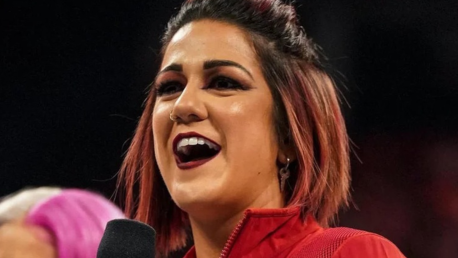 Actualización entre bastidores sobre el estado de Bayley con WWE