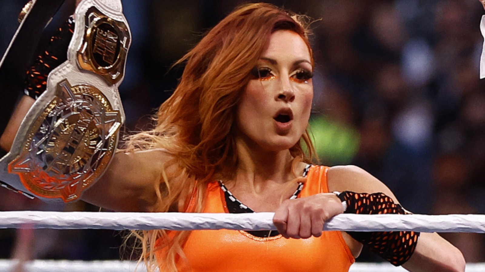 Becky Lynch dice que fue un desastre burbujeante después de que Sami Zayn y Kevin Owens ganaran en WrestleMania 39