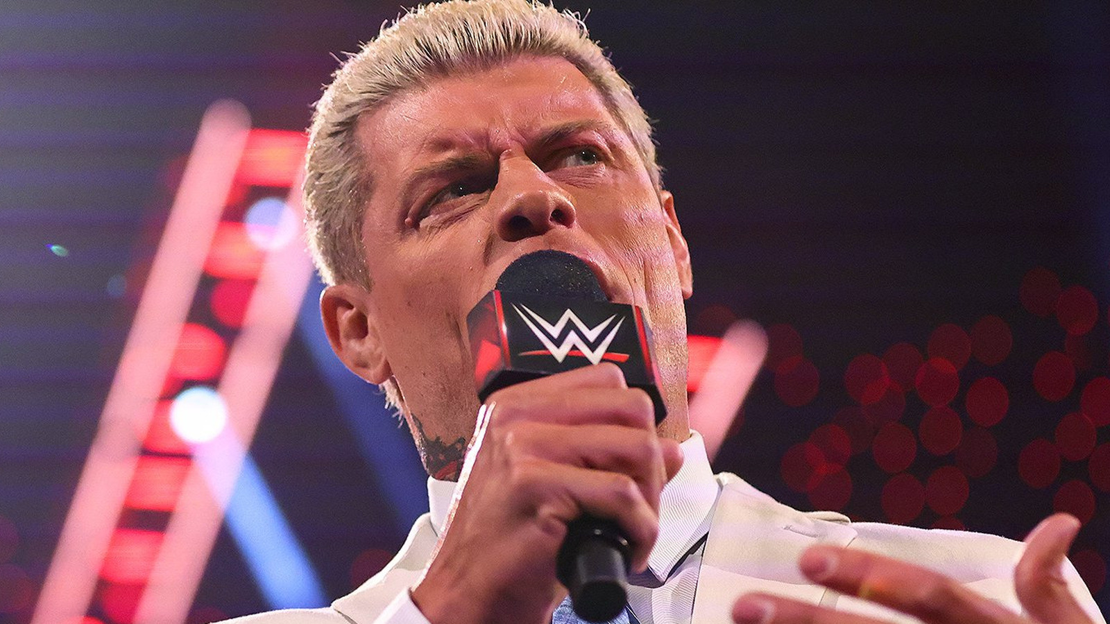 Según los informes, Cody Rhodes busca nuevas oportunidades fuera de la lucha libre profesional