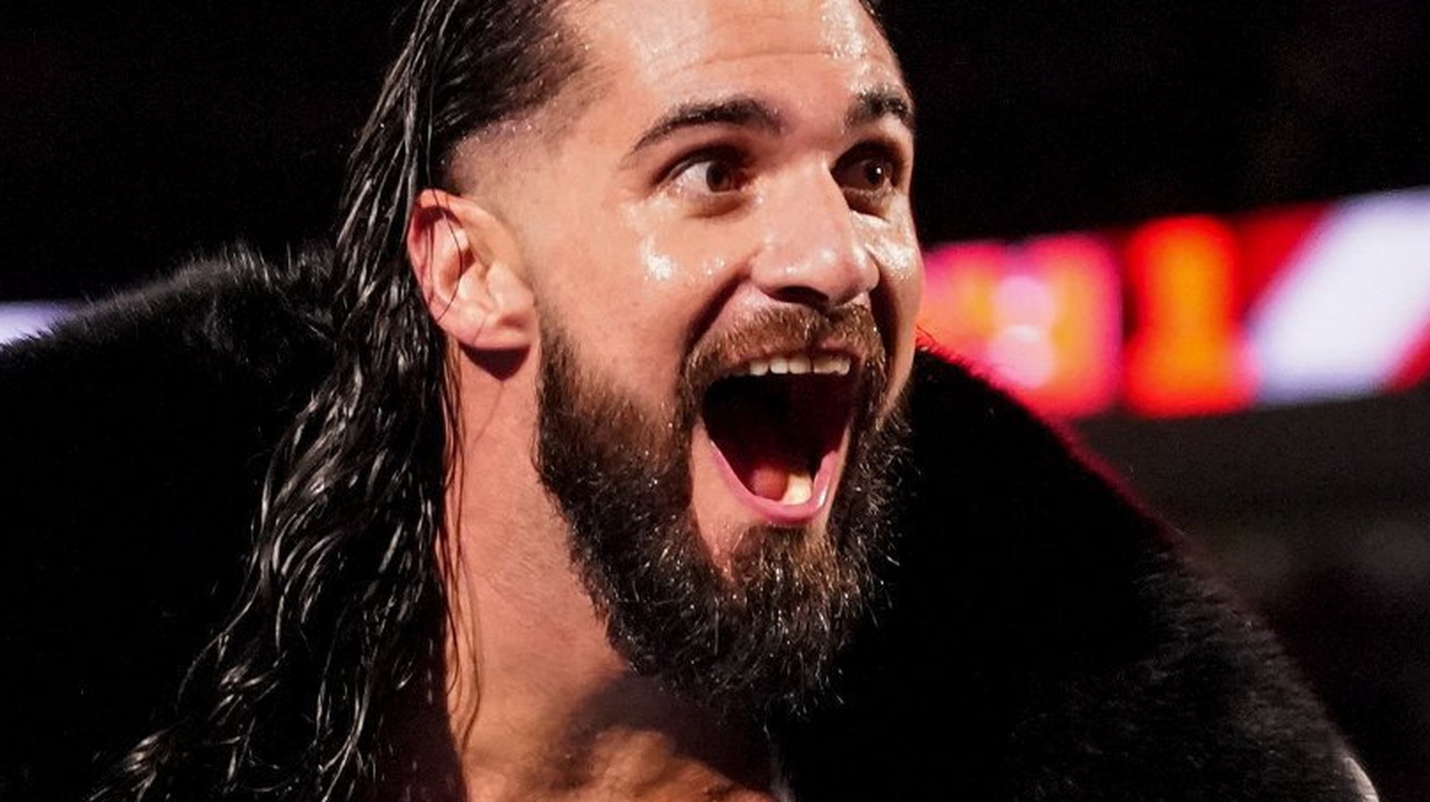 Seth Rollins reacciona al encuentro inesperado con Omos en WWE Backlash