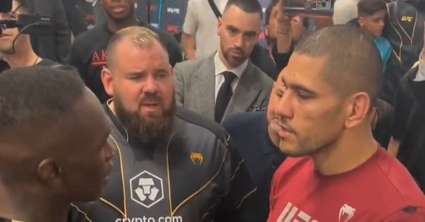 Video de UFC 287: Israel Adesanya, Alex Pereira se muestran respeto entre bastidores después de un brutal nocaut
