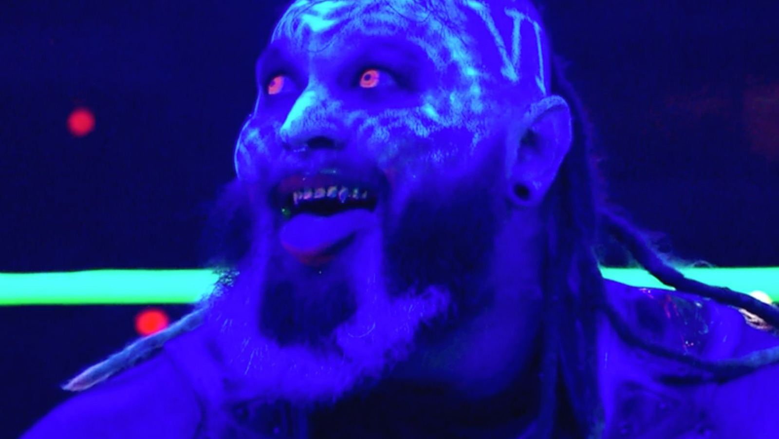 Booker T nombra lo que cree que ha estado reteniendo a Bray Wyatt en la WWE