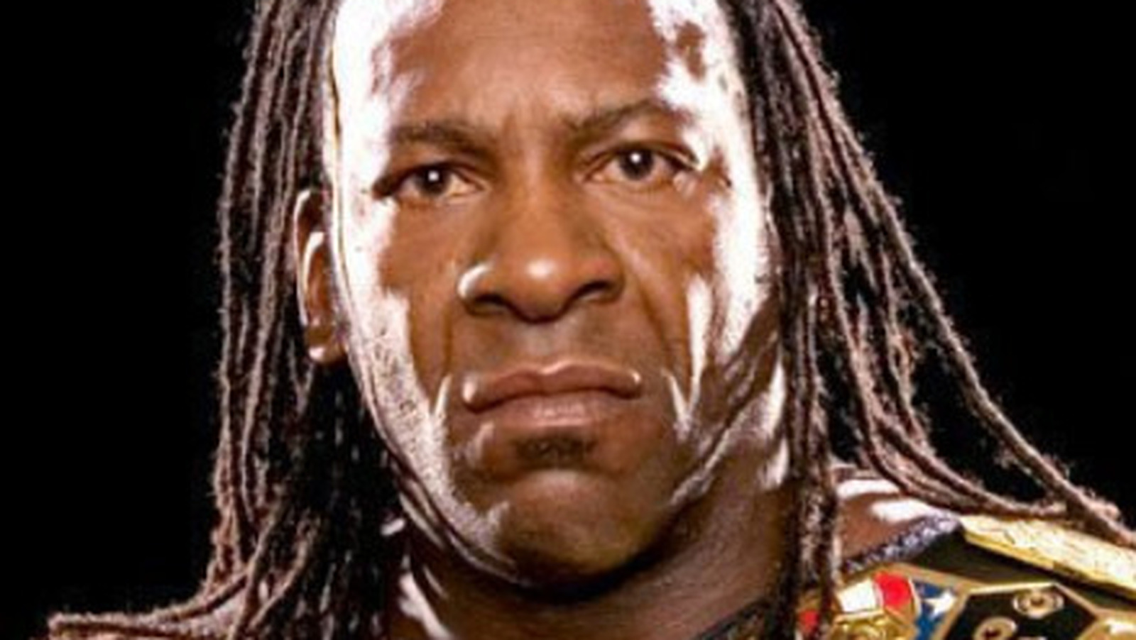 Booker T rechaza la idea de que el título mundial de peso pesado de la WWE sea un premio de consolación