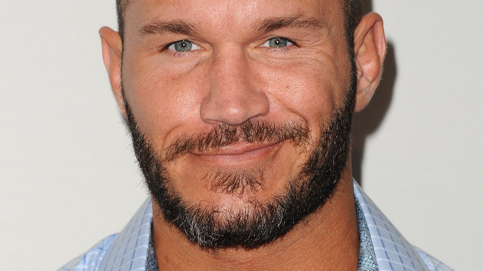 Teddy Long cree que Randy Orton no regresará al ring si los médicos lo desaconsejan