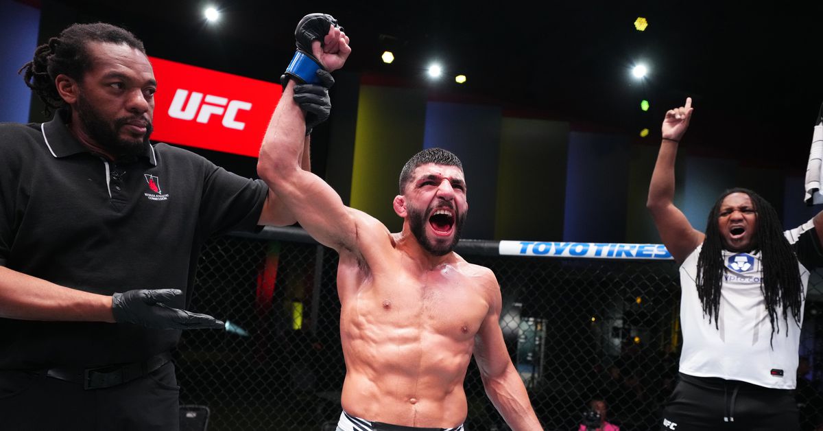 Amir Albazi se culpa a sí mismo por una decisión cerrada, argumenta que es el próximo en pelear por el título de UFC sobre Brandon Royval