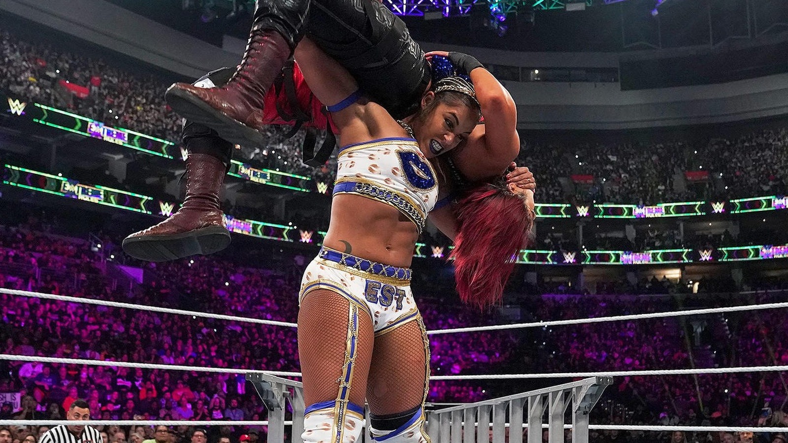 Bianca Belair agradece a Bayley por 'Fights And Memories' durante el reinado del título femenino de Raw