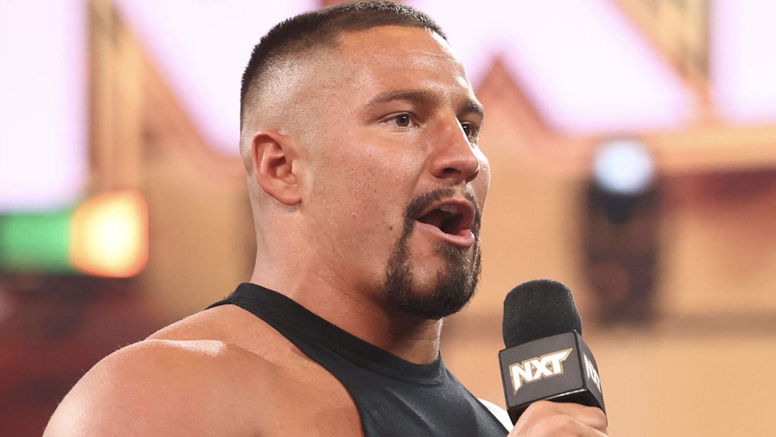Bron Breakker sobre estar preparado para desafiar el estándar que Seth Rollins ha establecido en la WWE