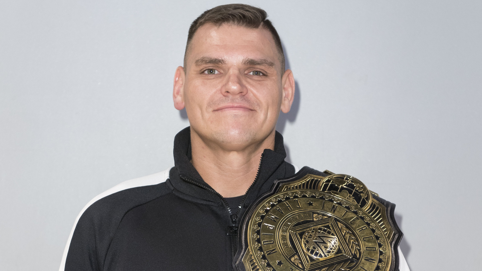 GUNTHER defenderá el título intercontinental de la WWE contra Matt Riddle en Money In The Bank