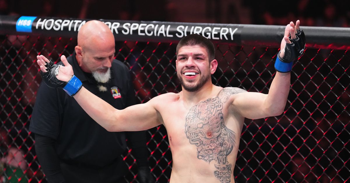 'Qué pelea tan salvaje': los profesionales reaccionan a la loca pelea de Chepe Mariscal con Trevor Peek en UFC Jacksonville