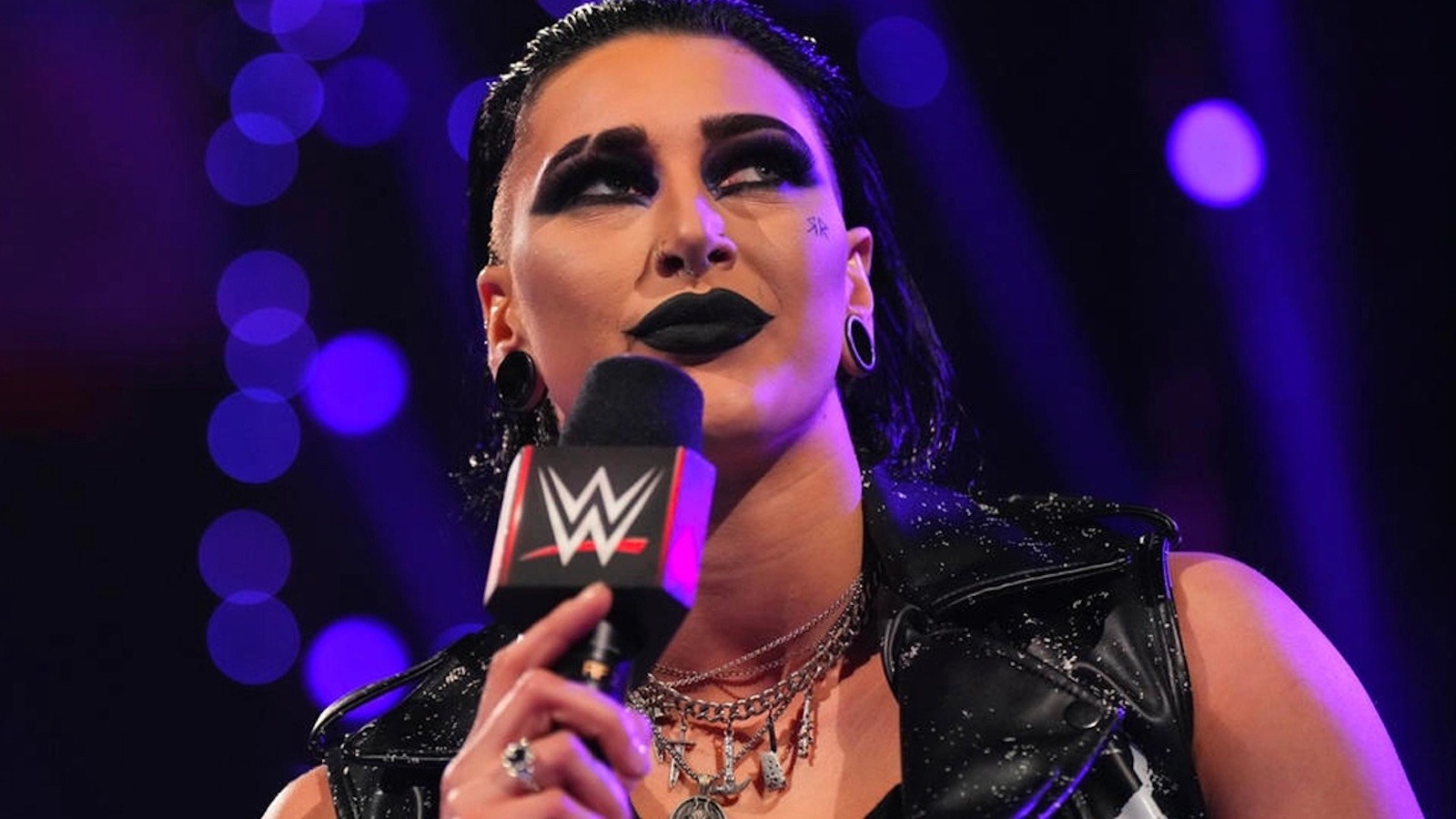 Rhea Ripley recibe nuevo Campeonato Mundial Femenil en WWE Raw