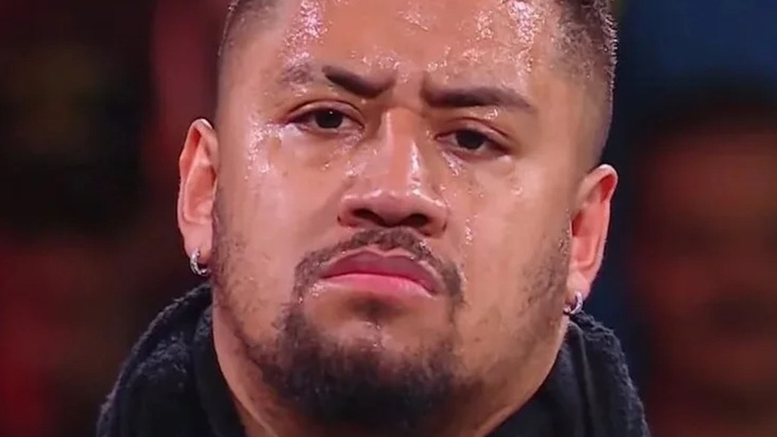 Solo Sikoa ataca sorprendentemente a Jimmy Uso en WWE SmackDown