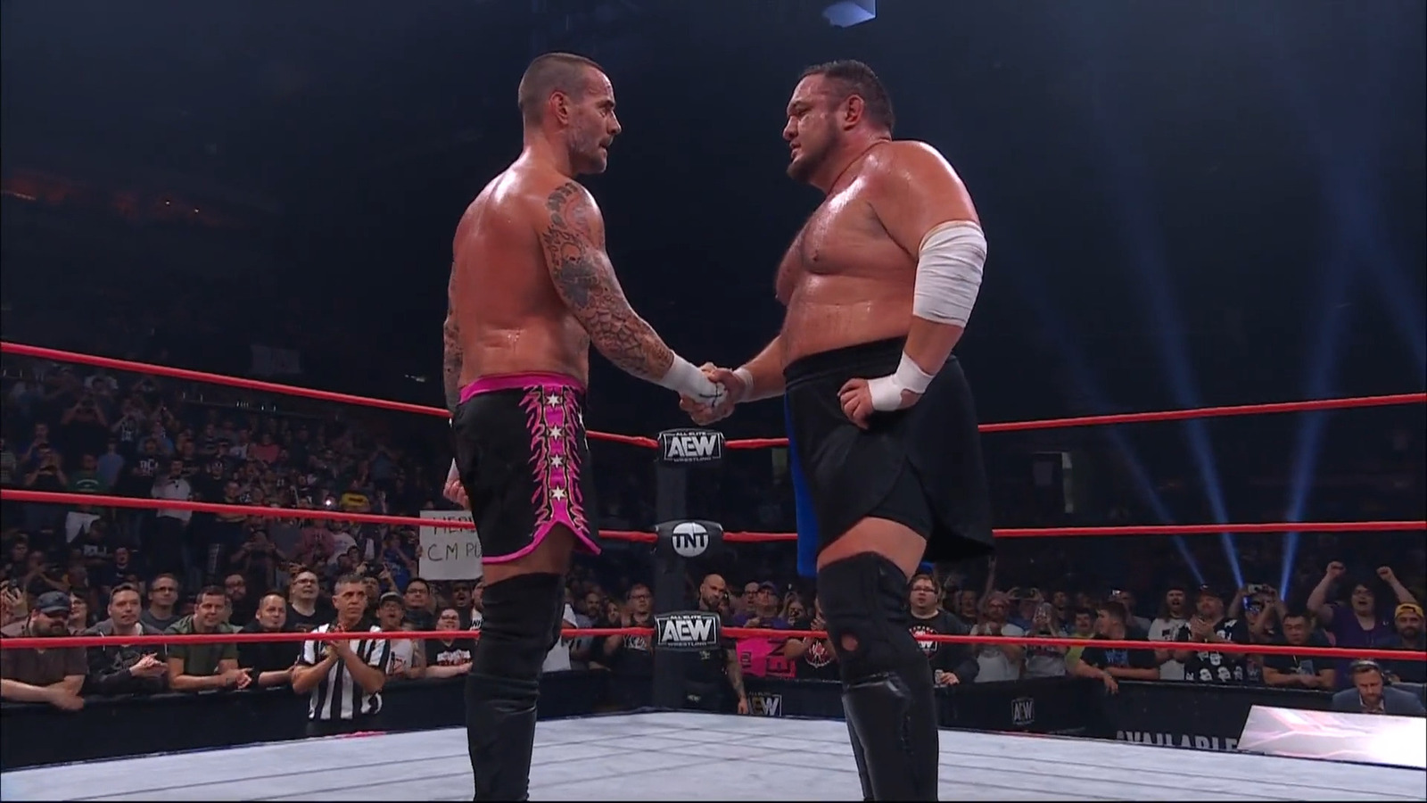 CM Punk finalmente derrota a Samoa Joe, avanza en el torneo de Owen Hart en AEW Collision