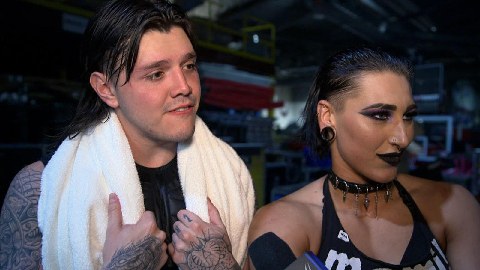 Dominik Mysterio y Rhea Ripley se encuentran con HBK y Dragon Lee en el backstage de WWE NXT GAB