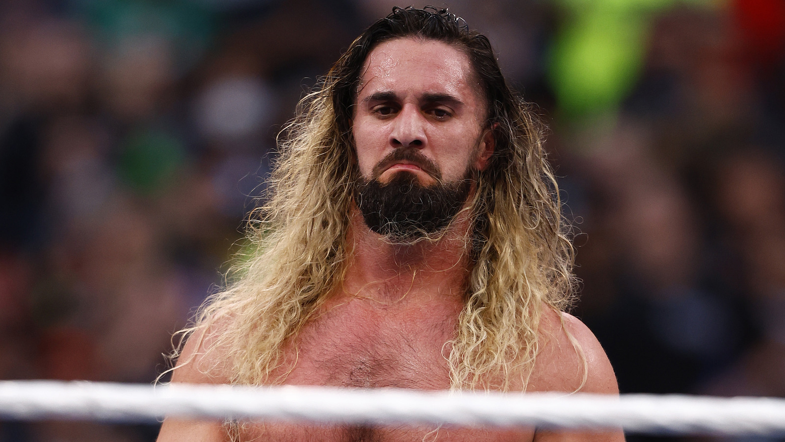 El campeón mundial de peso pesado de la WWE, Seth Rollins, dice que probablemente debería someterse a una cirugía