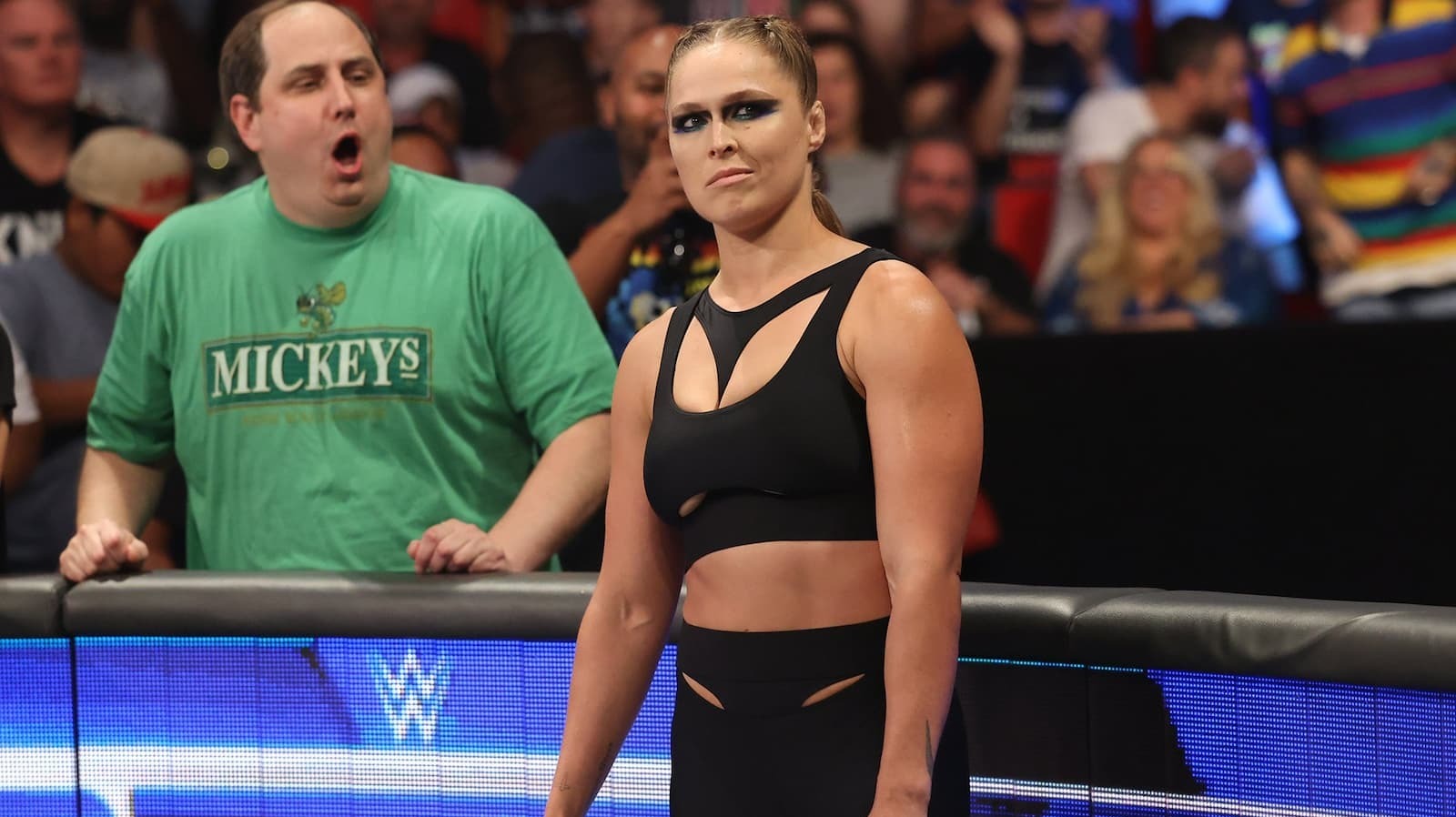 Ronda Rousey presenta el desafío de SummerSlam a Shayna Baszler en WWE Raw