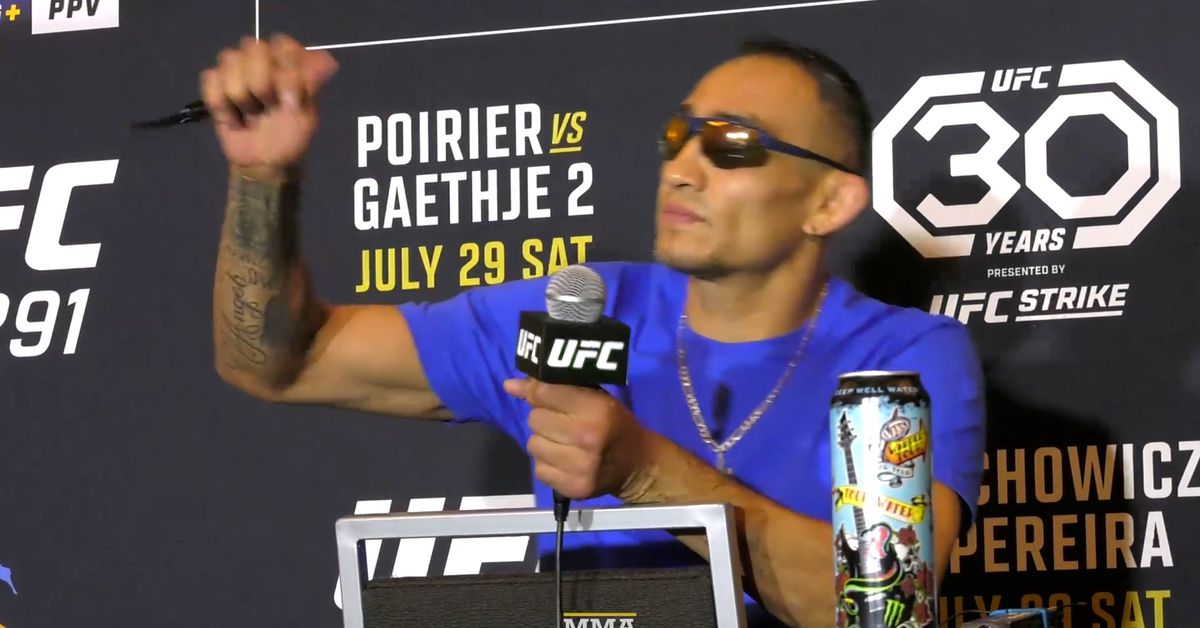 Tony Ferguson pulls knife talking about bear tracking, reveals Bobby Green run-in before UFC 291