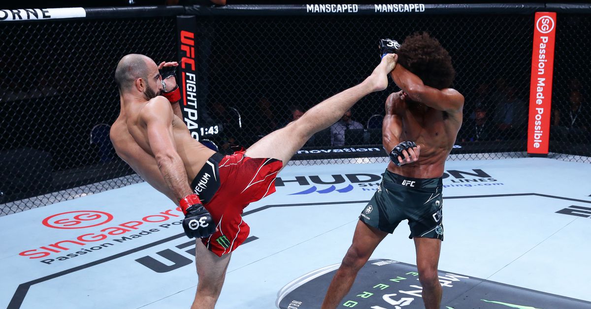 Alex Caceres revela que sufrió una fractura en el antebrazo al bloquear una patada de Giga Chikadze en UFC Singapur