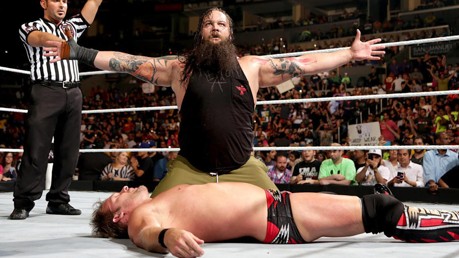 Chris Jericho dedica AEW All In a Bray Wyatt, el público del concierto de Fozzy le rinde homenaje