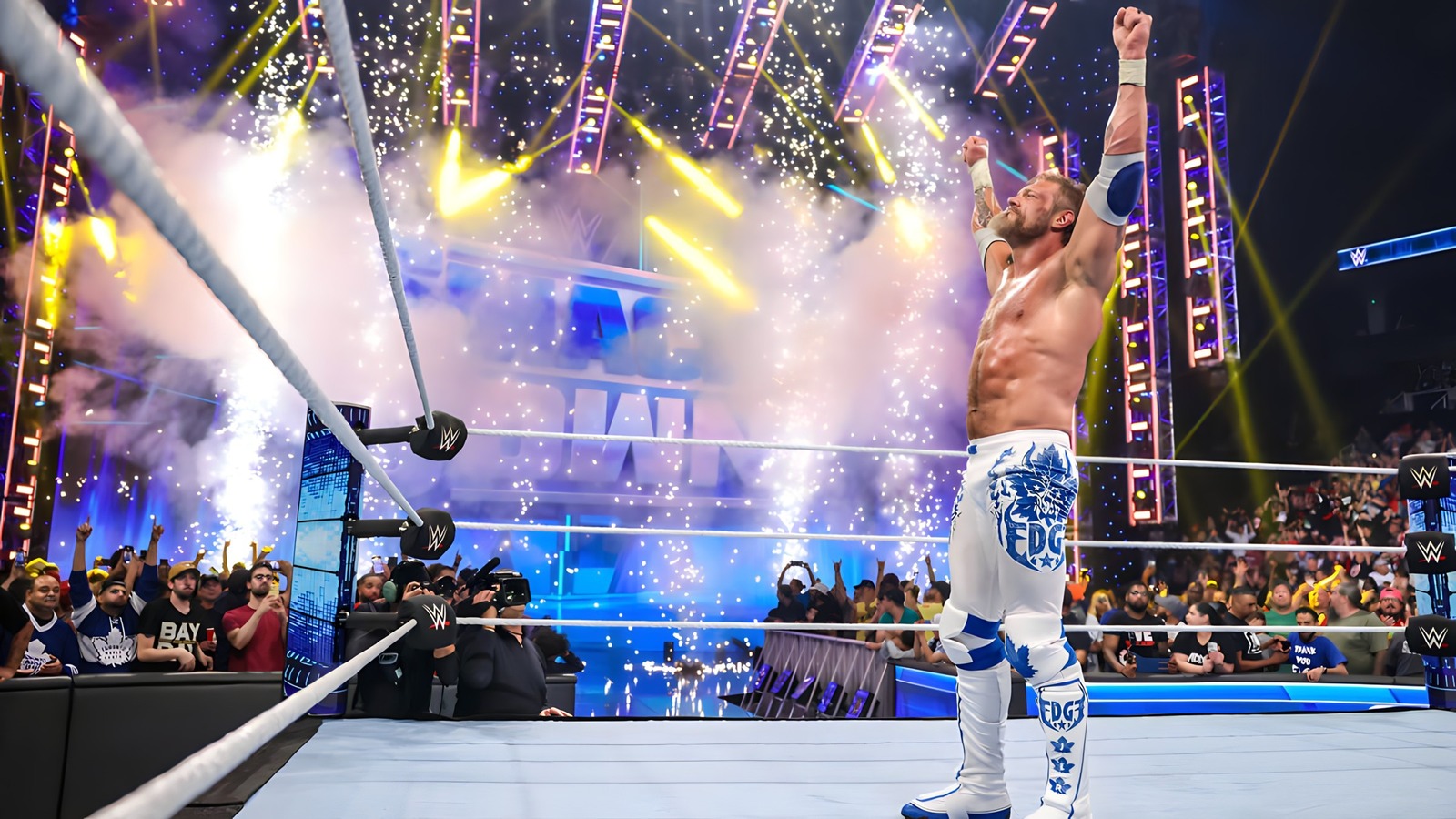 Edge subasta anillos firmados del último combate de la WWE en Toronto por la causa de Sami Zayn