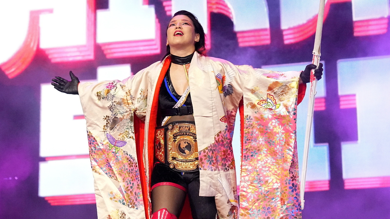 Hikaru Shida de AEW habla sobre trabajar en su inglés y su deseo de editar promociones dentro del ring