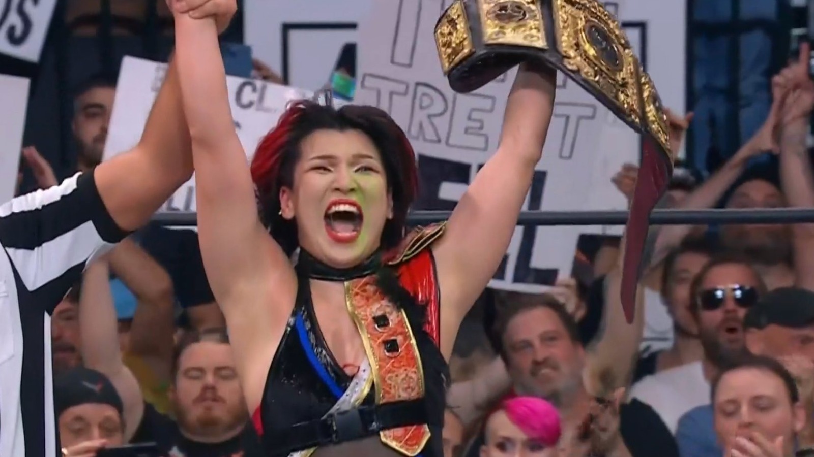 Hikaru Shida derrota a Toni Storm y captura el título mundial femenino de AEW en Dynamite