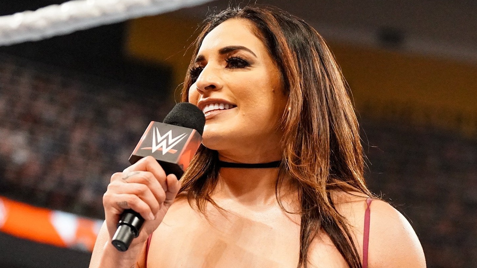 Raquel Rodríguez hace una aparición sorpresa en WWE NXT Heatwave y ataca a Rhea Ripley