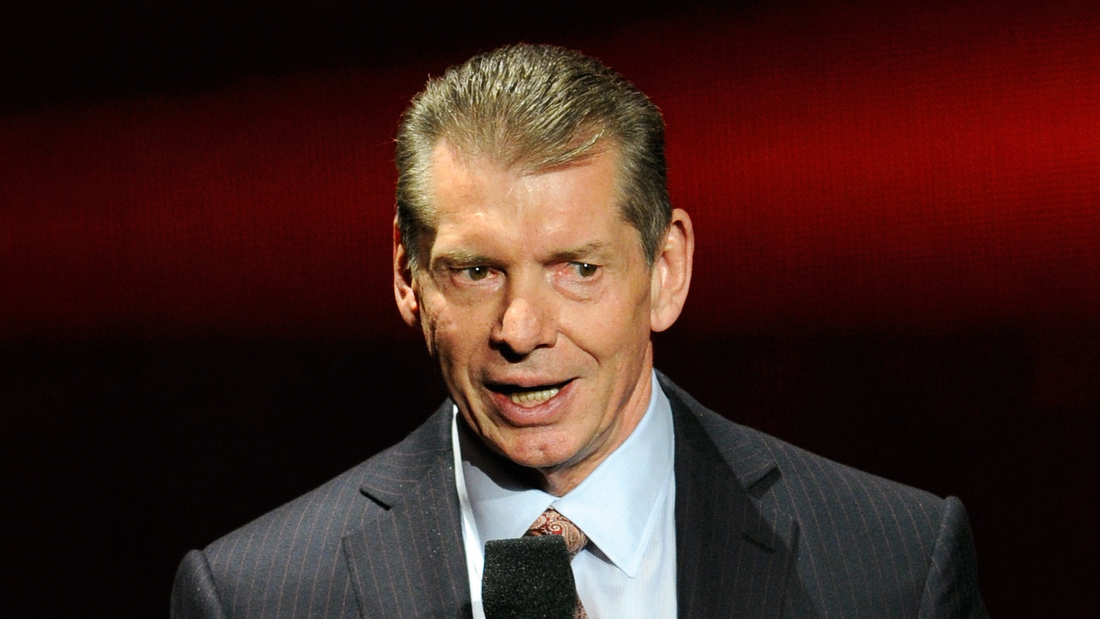 Según los informes, Vince McMahon estuvo muy involucrado en WWE Creative antes de la cirugía de columna