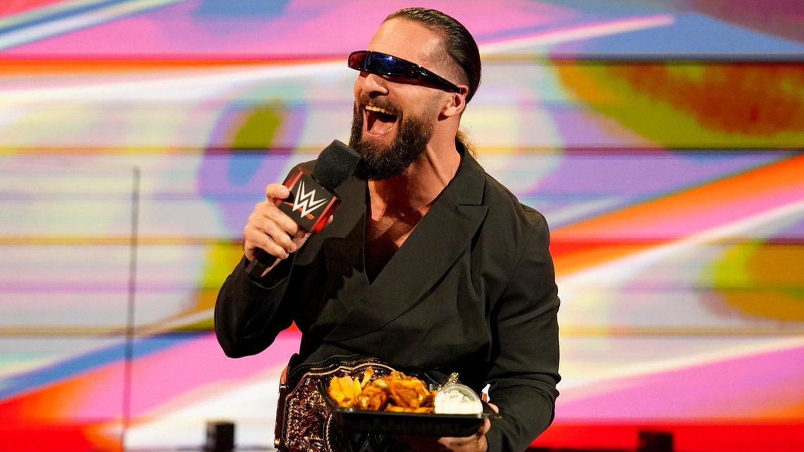 Seth Rollins dice que los fanáticos están 'clamando' por un cierto enfrentamiento de la WWE para Becky Lynch