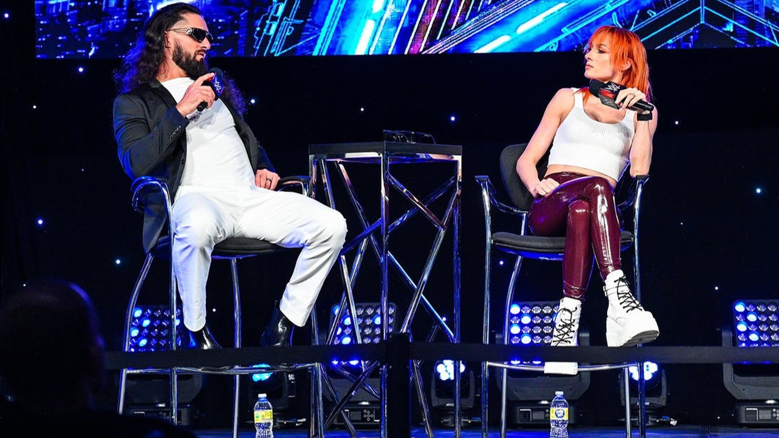 Seth Rollins revela cómo se siente Becky Lynch sobre su forma de vestir en la WWE