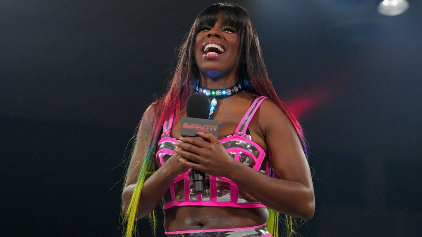 Trinity Fatu, FKA Naomi en WWE, borra a los miembros de Bloodline de la foto familiar