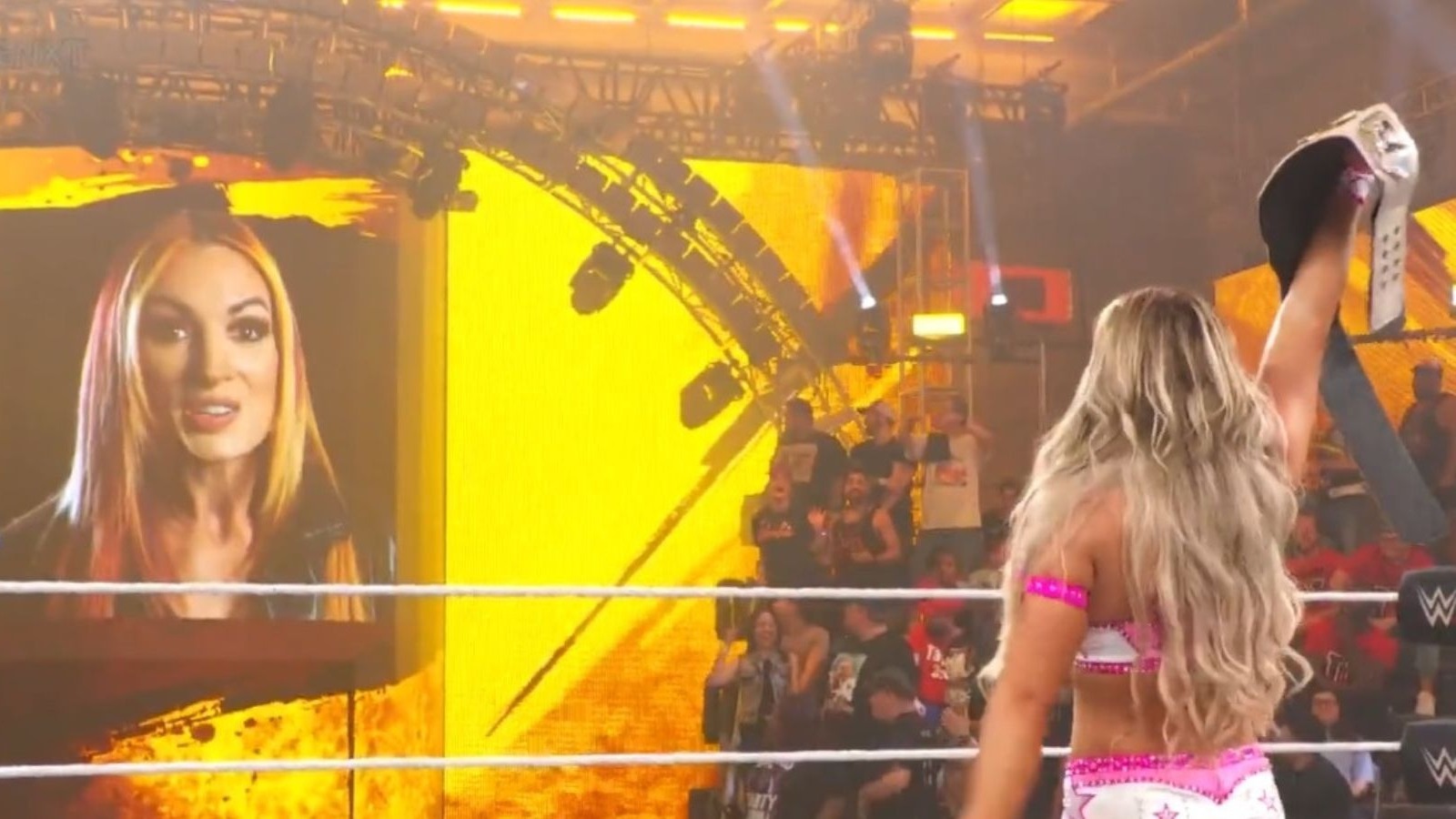 Becky Lynch regresa a WWE NXT para desafiar a la campeona femenina Tiffany Stratton