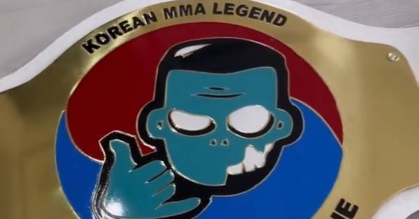 El zombi coreano recibe un dulce cinturón personalizado en honor a su carrera en WEC y UFC