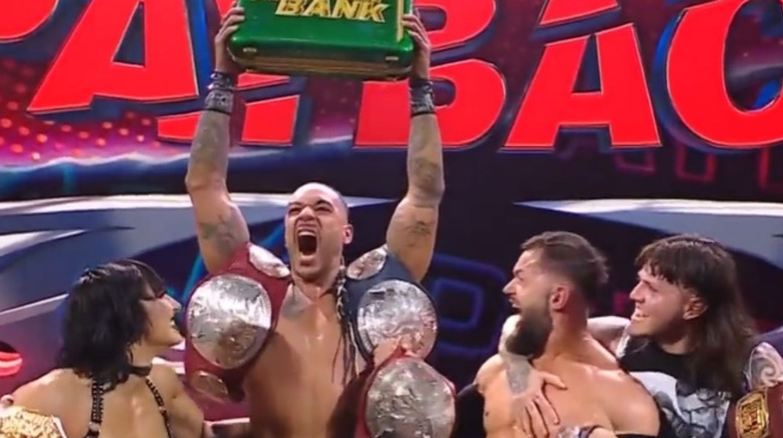 Finn Balor y Damian Priest vencieron a Sami Zayn y Kevin Owens y ganaron títulos en parejas en WWE Payback