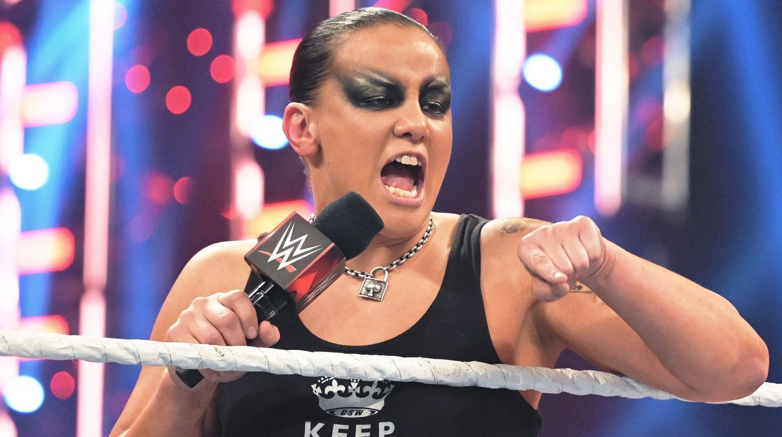 Por qué Bully Ray dice que WWE puede tener a Shayna Baszler en el camino correcto