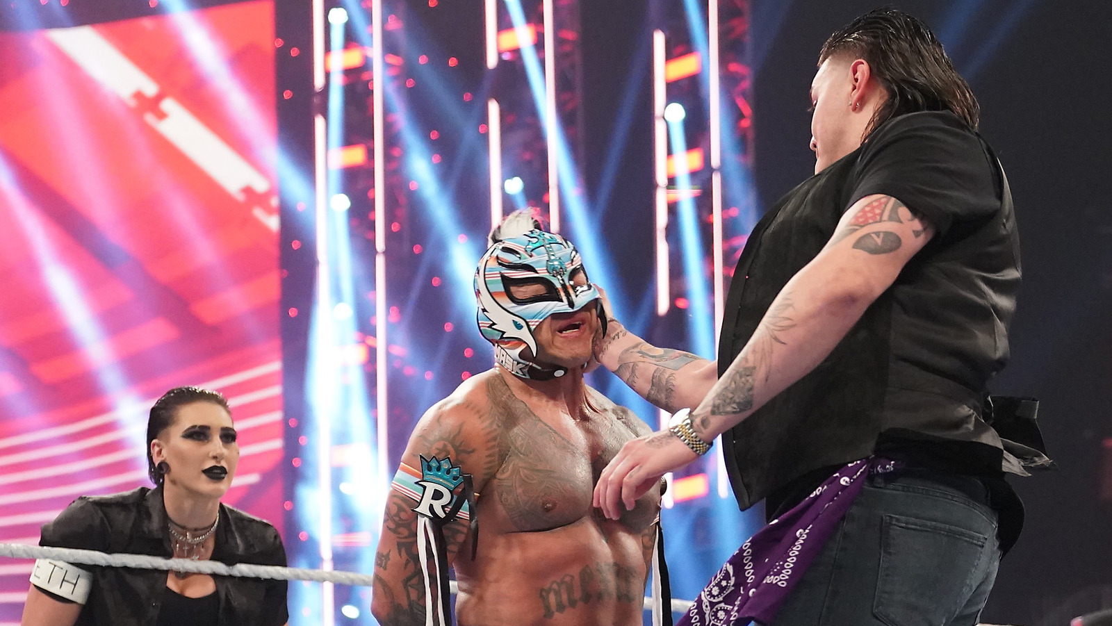 Por qué Rey Mysterio de la WWE dice que abofeteará a su hijo Dominik si lo ve